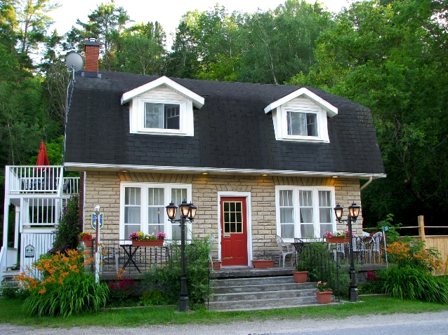 Auberge de Mon Petit Chum B&B | 29 Chemin Burnside, Wakefield, QC J0X 3G0, Canada | Phone: (819) 459-1814