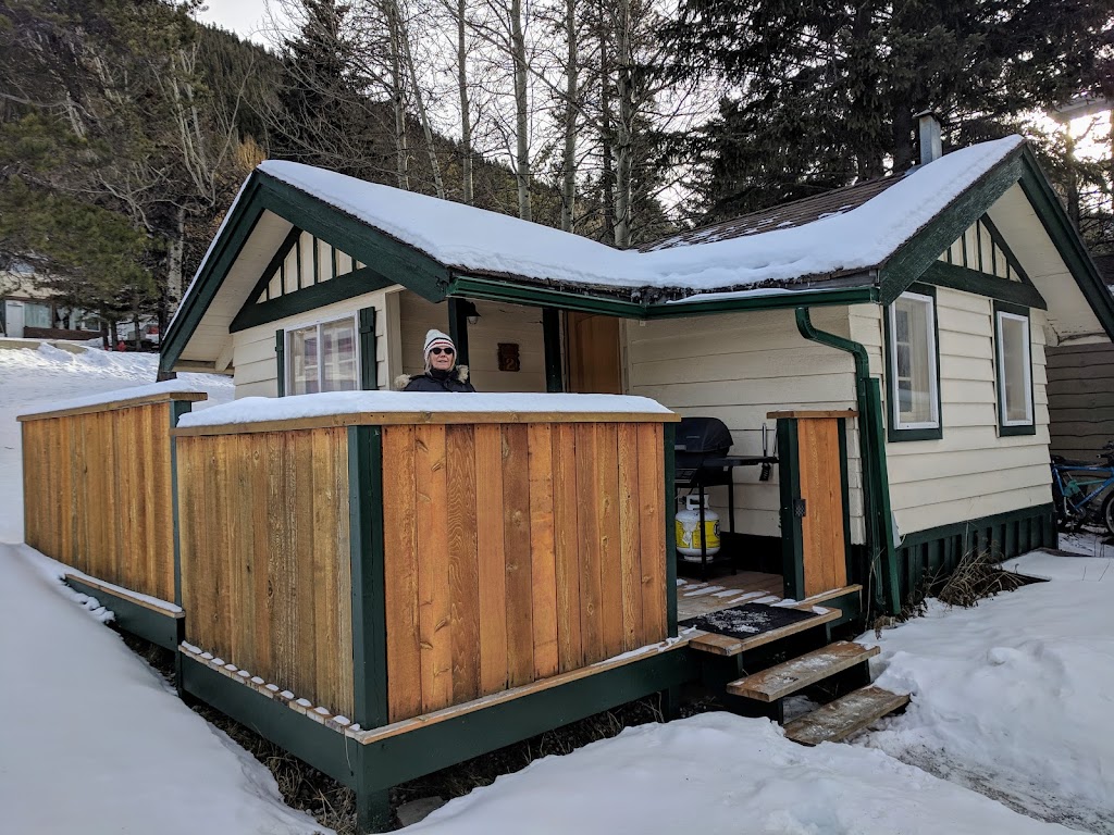 Hillside Bungalows | 452 Muskrat St, Banff, AB T1L, Canada | Phone: (403) 762-3408