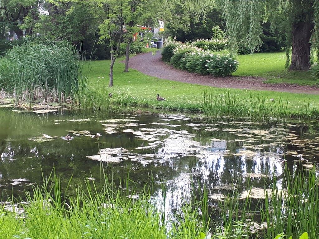 Lacoursière Park | 700 Chemin Marie le Ber, Verdun, QC H3E 1P2, Canada