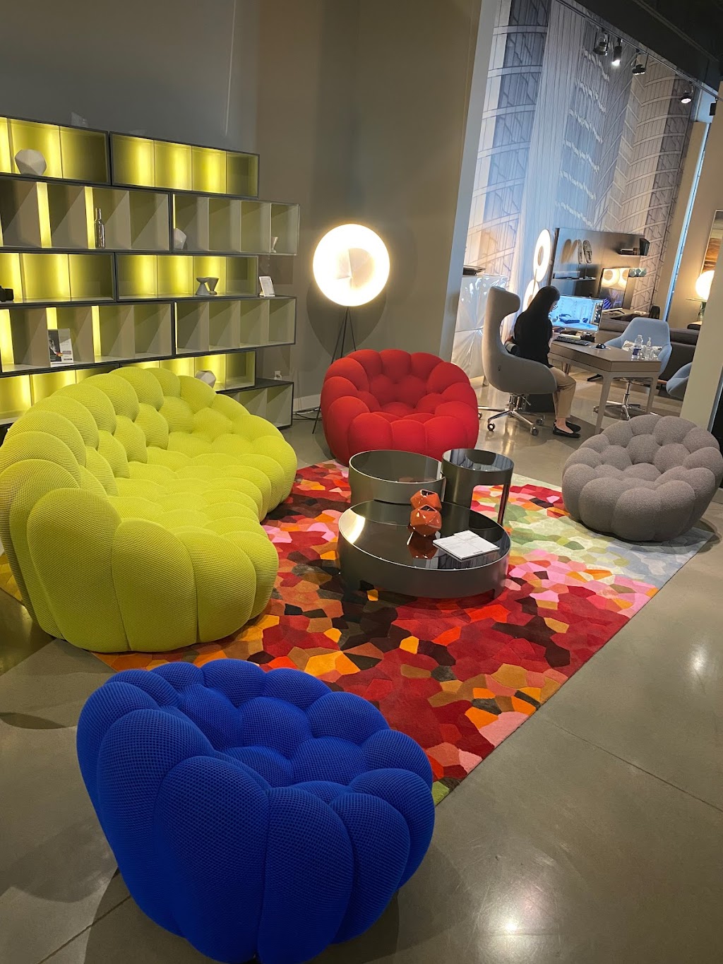 Roche Bobois | Quartier DIX30, 8440 Boulevard Leduc Local 40, Brossard, QC J4Y 0A5, Canada | Phone: (450) 656-8440