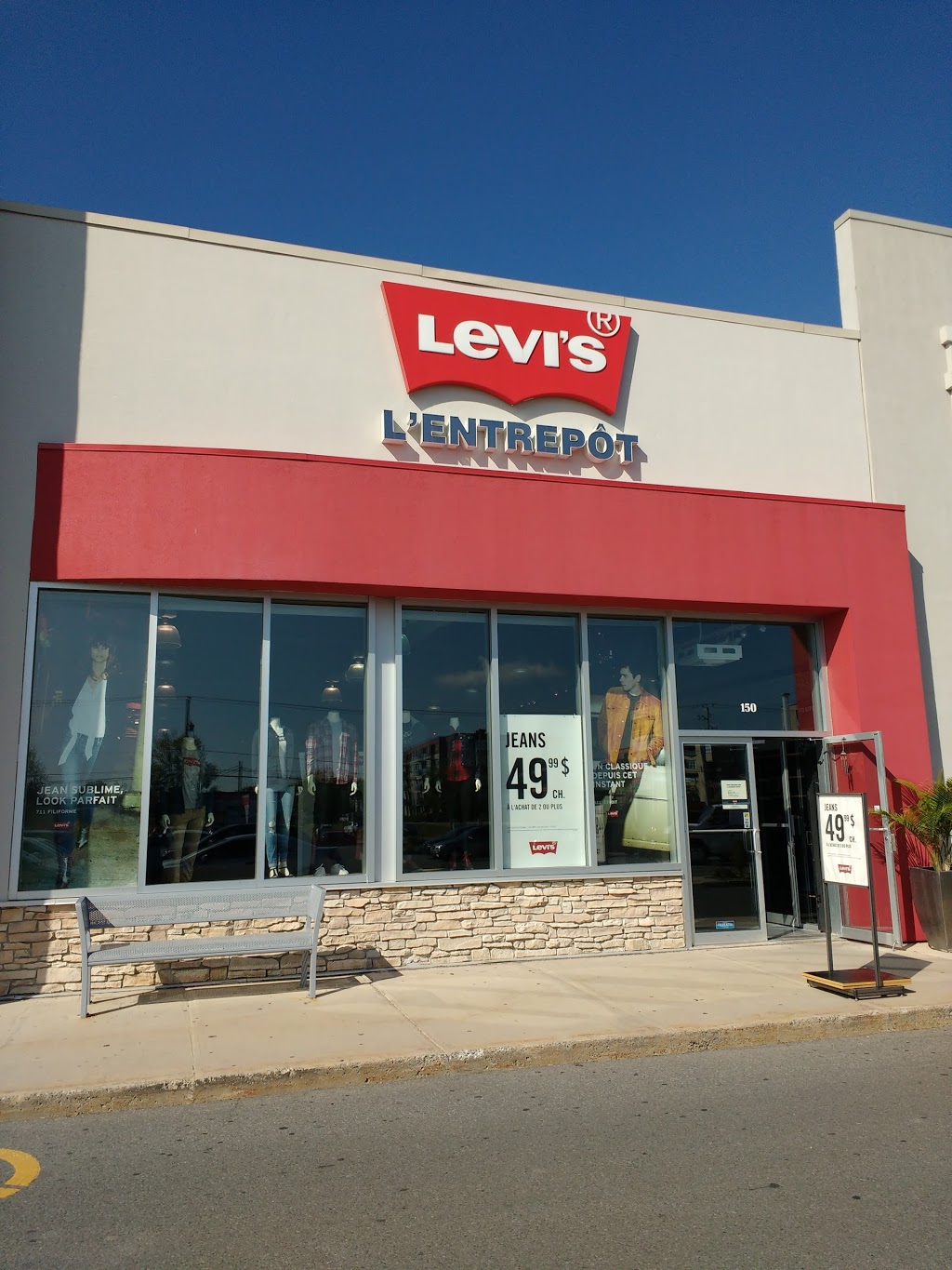 Levis LEntrepôt | 3150 Boulevard de la Gare, Vaudreuil-Dorion, QC J7V 0J5, Canada | Phone: (450) 424-1694