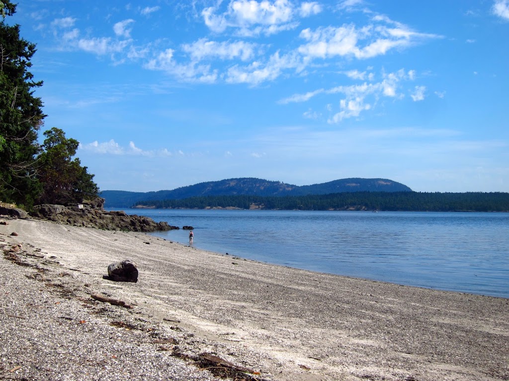 Churchill Beach | Canada, British Columbia, Salt Spring Island, ソルトスプリング島、ブリティッシュコロンビア州 | Phone: (866) 216-2936