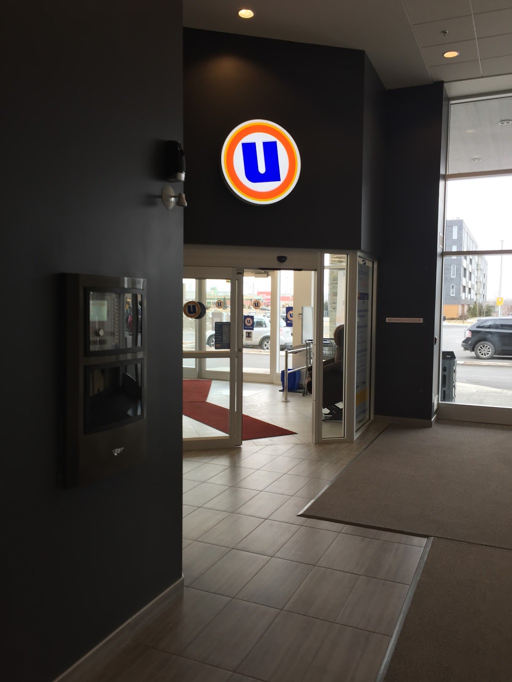 Uniprix | 8005 Boulevard du Quartier Suite 102, Brossard, QC J4Y 0N5, Canada | Phone: (450) 465-8099