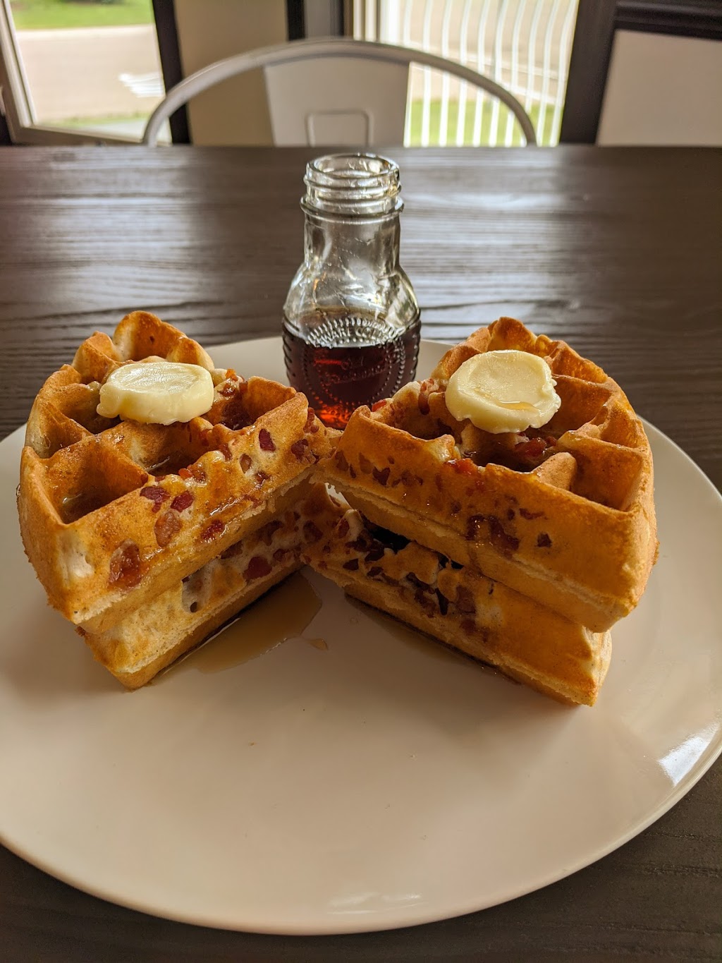 Waffles On Main | 910 Main St, Three Hills, AB T0M 2A0, Canada | Phone: (587) 321-5717