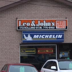 Leo & Johns Car & Truck Sales | 173 Holland St W, Bradford, ON L3Z 2B2, Canada | Phone: (905) 775-6162