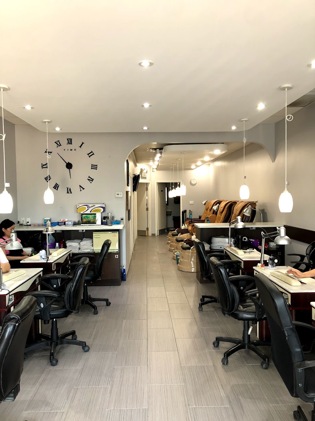 Shiny Nail Spa | 1244 Lawrence Ave E, North York, ON M3A 1C3, Canada | Phone: (416) 444-3567