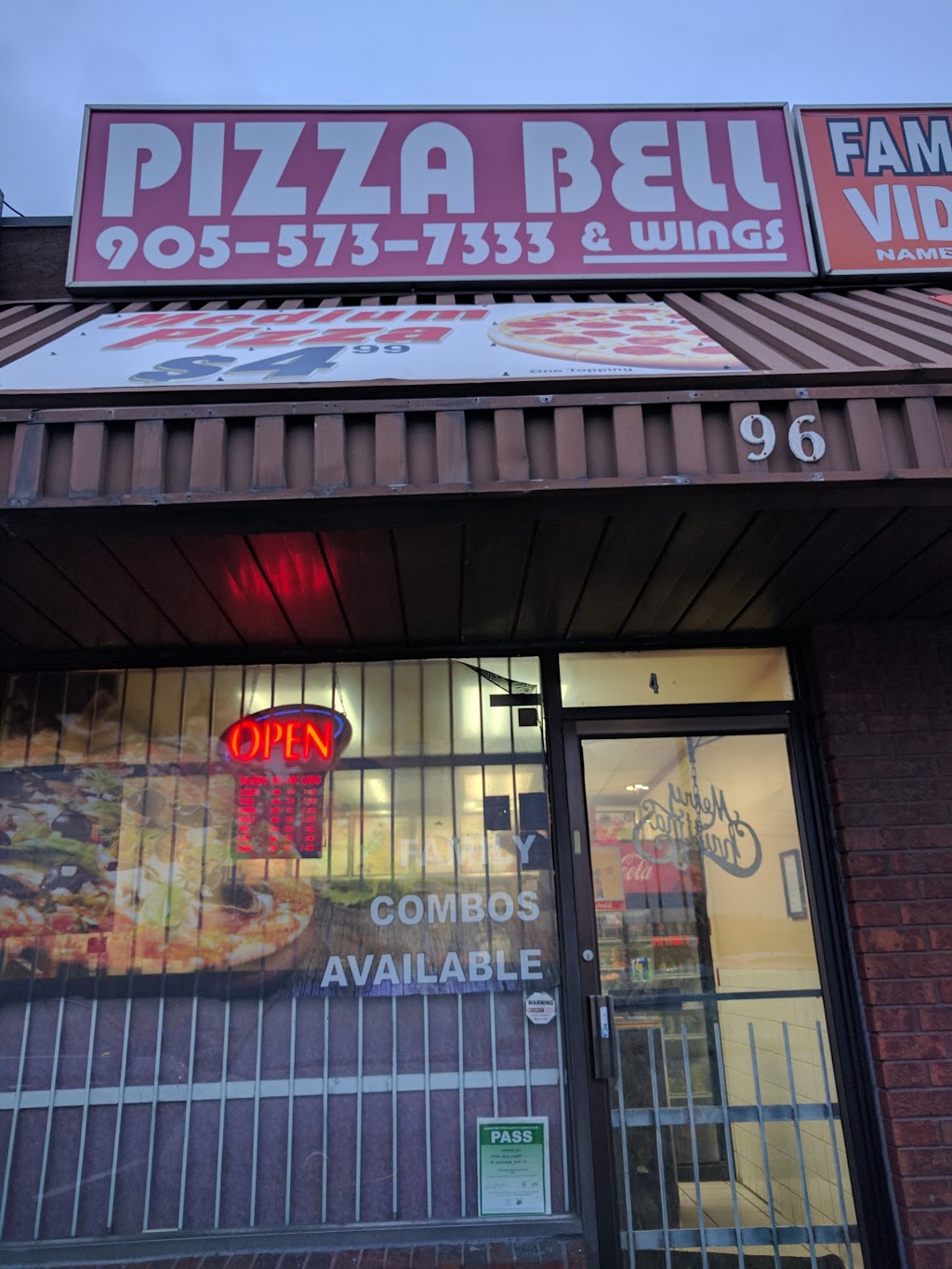 Pizza Bell & Wings | 96 Centennial Pkwy N #4, Hamilton, ON L8E 1H7, Canada | Phone: (905) 573-7333