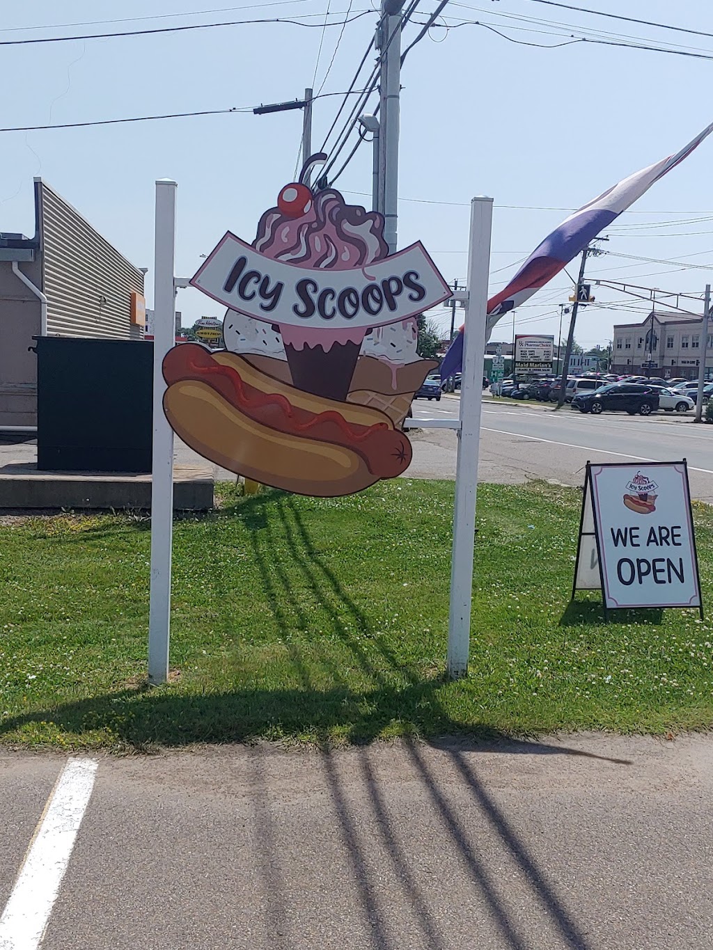 Icy Scoops | 22 Brackley Point Rd, Charlottetown, PE C1A 6X9, Canada | Phone: (902) 566-1004