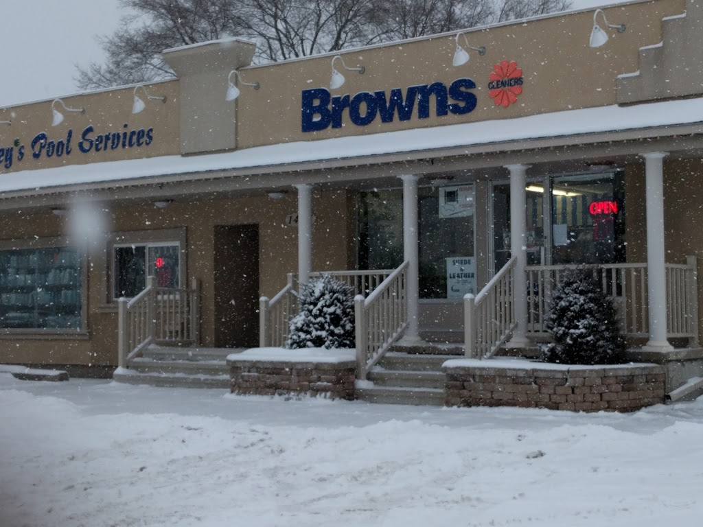 Browns Cleaners | 1427 Woodroffe Av, Nepean, ON K2G 1V9, Canada | Phone: (613) 226-3962