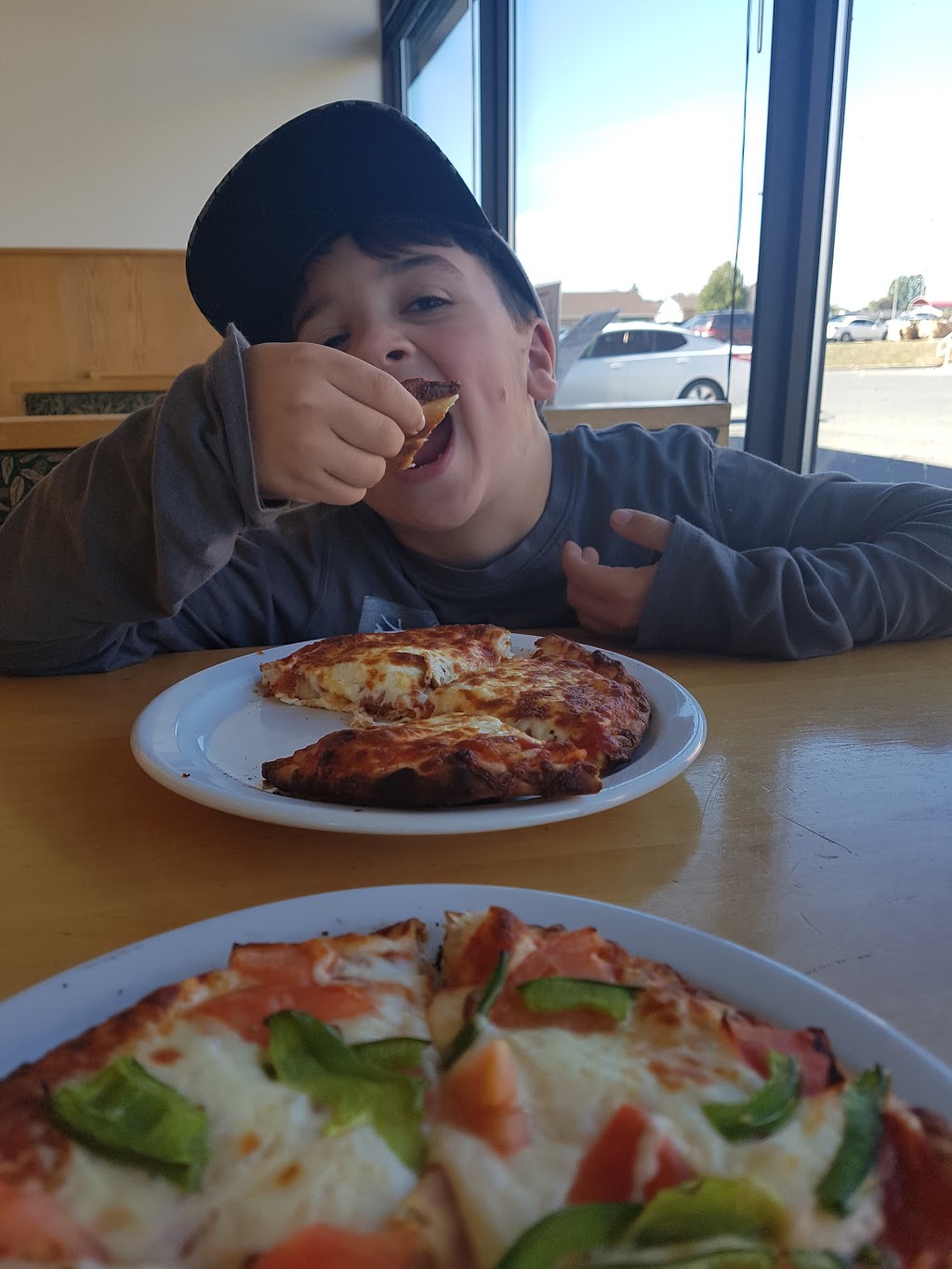 Capri Pizzeria | 4499 Bath Rd, Amherstview, ON K7N 1A6, Canada | Phone: (613) 389-5522