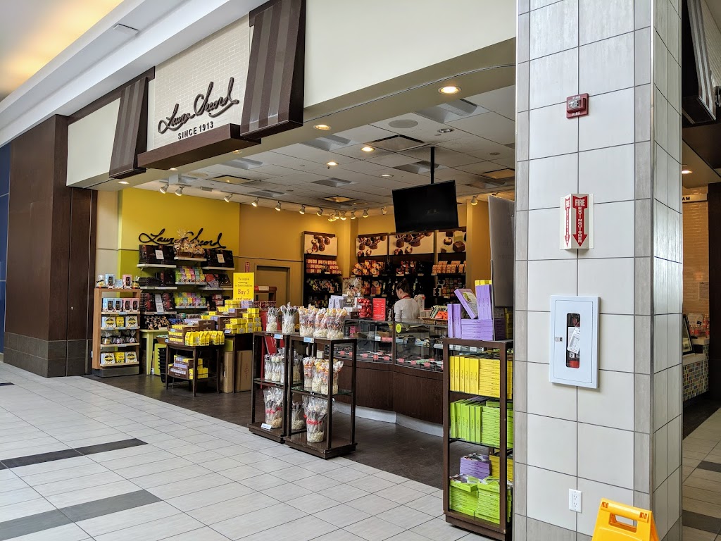 Laura Secord | Conestoga Mall, 550 King St N, Waterloo, ON N2L 5W6, Canada | Phone: (519) 885-3730