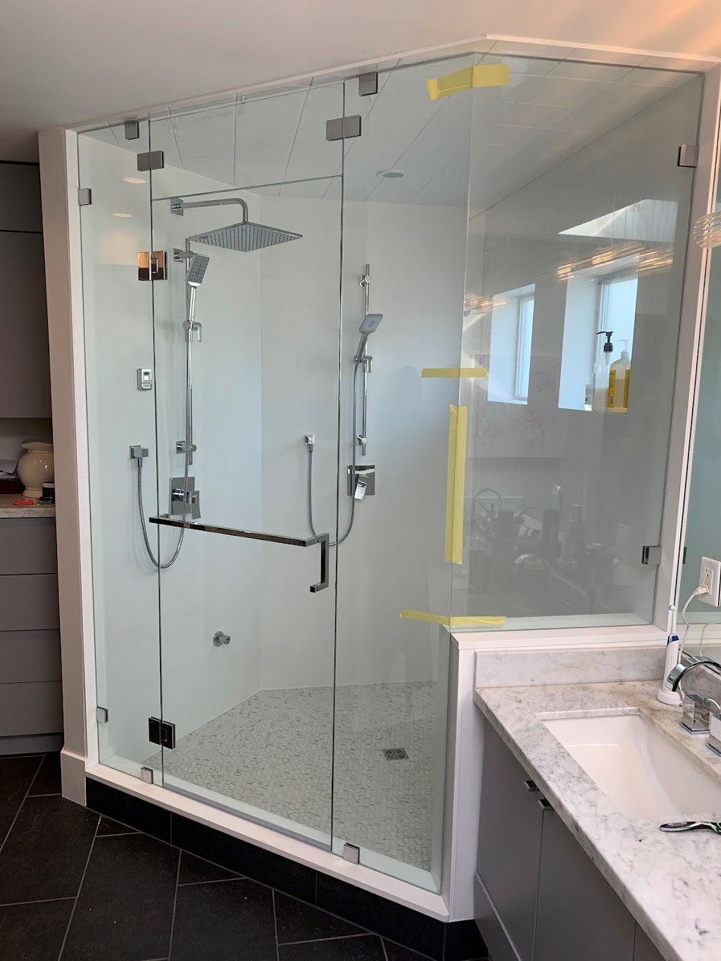 flawless shower doors | 2465 Wilson Ave #101, Port Coquitlam, BC V3C 0E6, Canada | Phone: (604) 377-2374