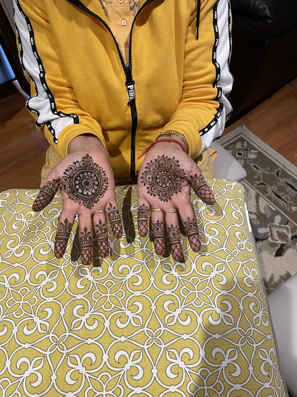 Aash Henna | 6 Murray Ct, Orangeville, ON L9W 0A1, Canada | Phone: (416) 880-0023