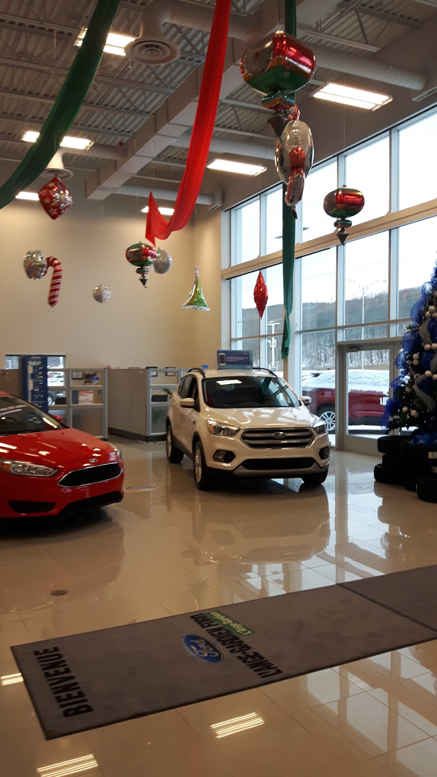 LAnge-Gardien Ford | 6120 Boulevard Sainte-Anne, LAnge-Gardien, QC G0A 2K0, Canada | Phone: (418) 822-1112