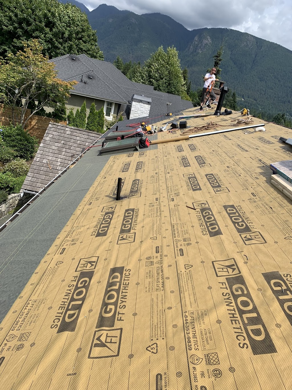 ShieldX Roofing & Repairs | 3076 Charles Ct, Abbotsford, BC V2T 2W4, Canada | Phone: (236) 888-3433