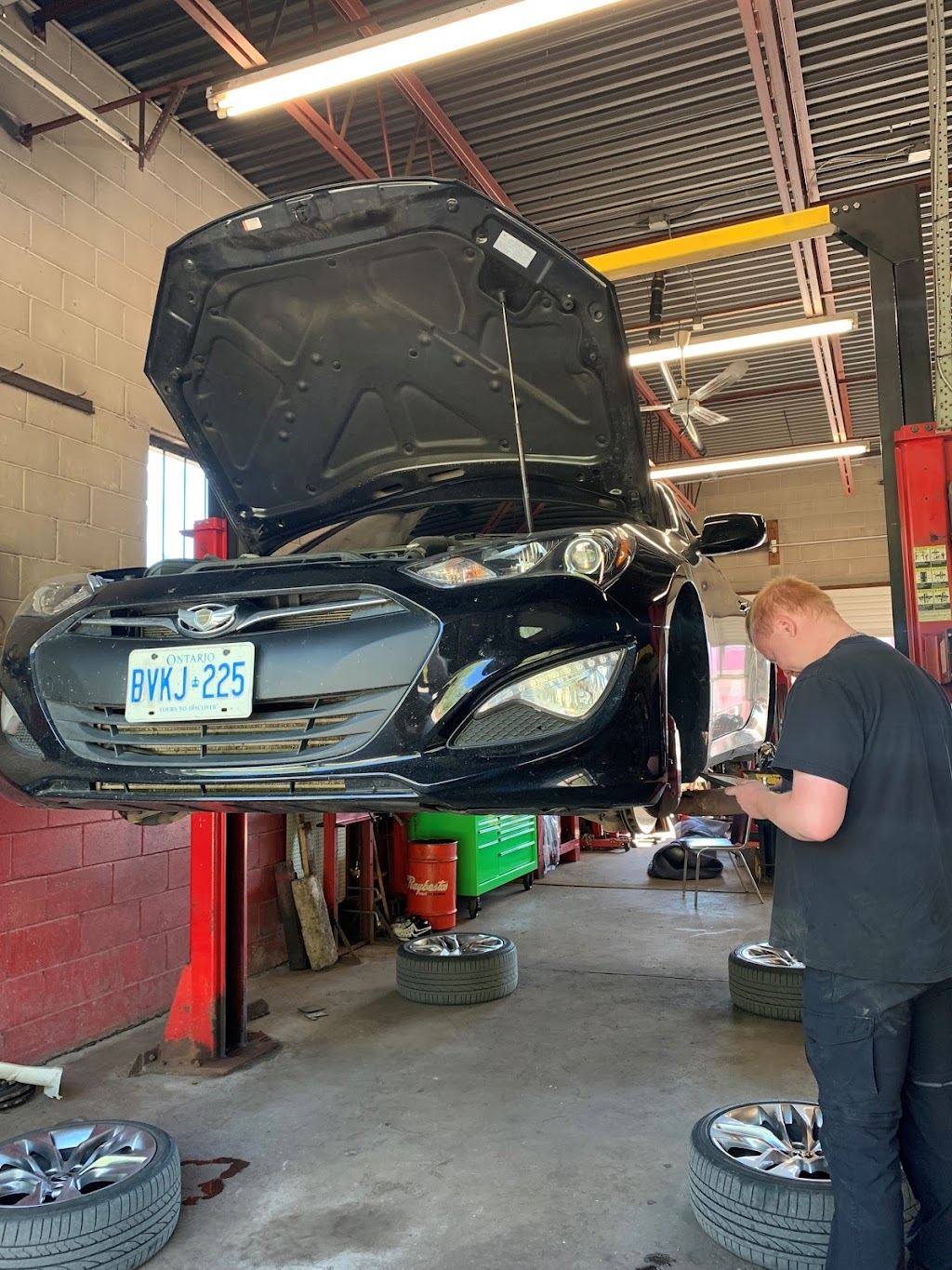 mechaniQ - London Auto Repair & Tires | 2117 Aldersbrook Rd Unit #4, London, ON N6G 3N3, Canada | Phone: (519) 474-0199