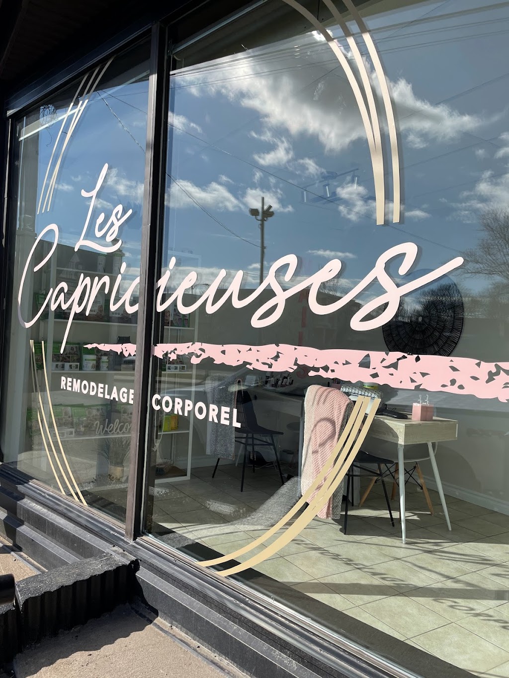 Les Capricieuses | 42 Rue St Georges, Saint-Jérôme, QC J7Z 4Y9, Canada | Phone: (438) 493-1338