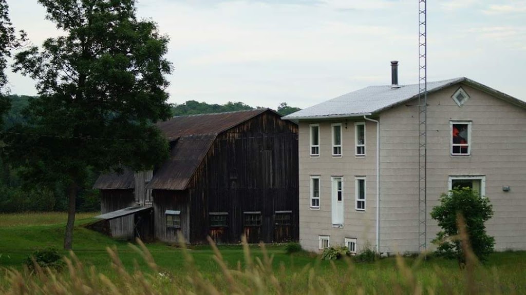 Ferme les pieds dans le champ | 151 Chem. Taché E, Saint-Marcel, QC G0R 3R0, Canada | Phone: (418) 356-2737