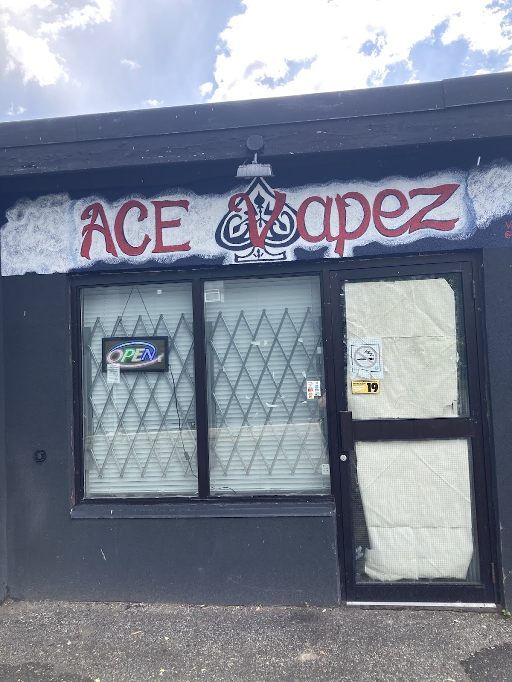 Ace Vapez | 8074 Islington Ave Unit 2, Woodbridge, ON L4L 1W5, Canada | Phone: (437) 249-3567