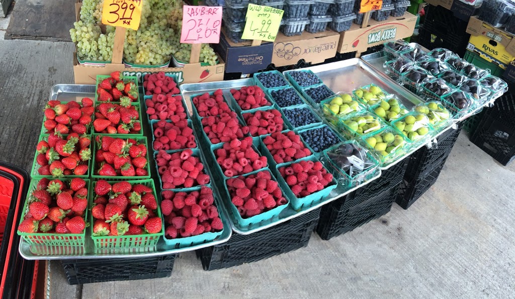 College Fruit Market | 682 College St, Toronto, ON M6G 1C1, Canada | Phone: (416) 538-6283