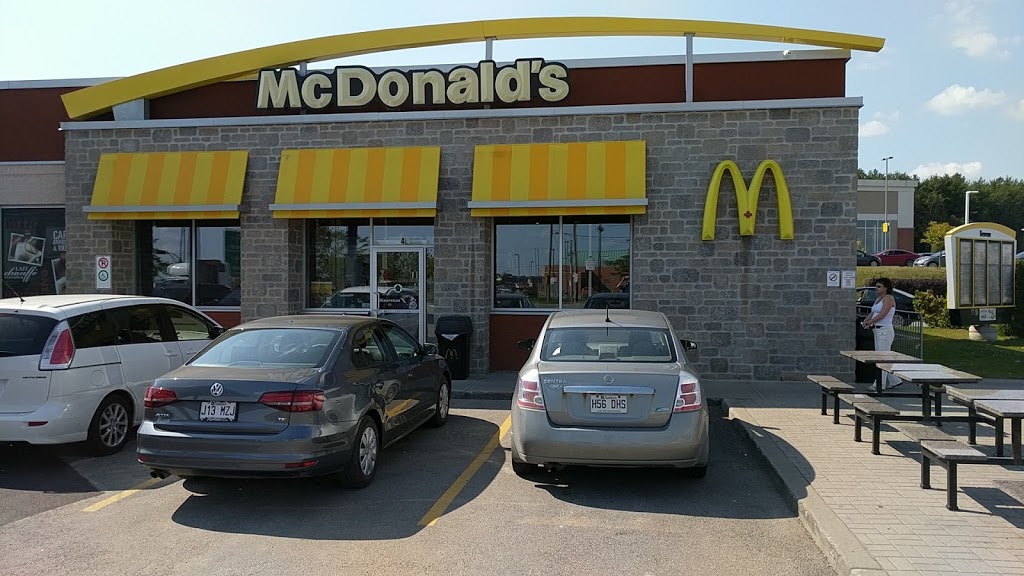 McDonalds | 4 Rue J. F. Kennedy, Saint-Jérôme, QC J7Y 4B4, Canada | Phone: (450) 438-6368