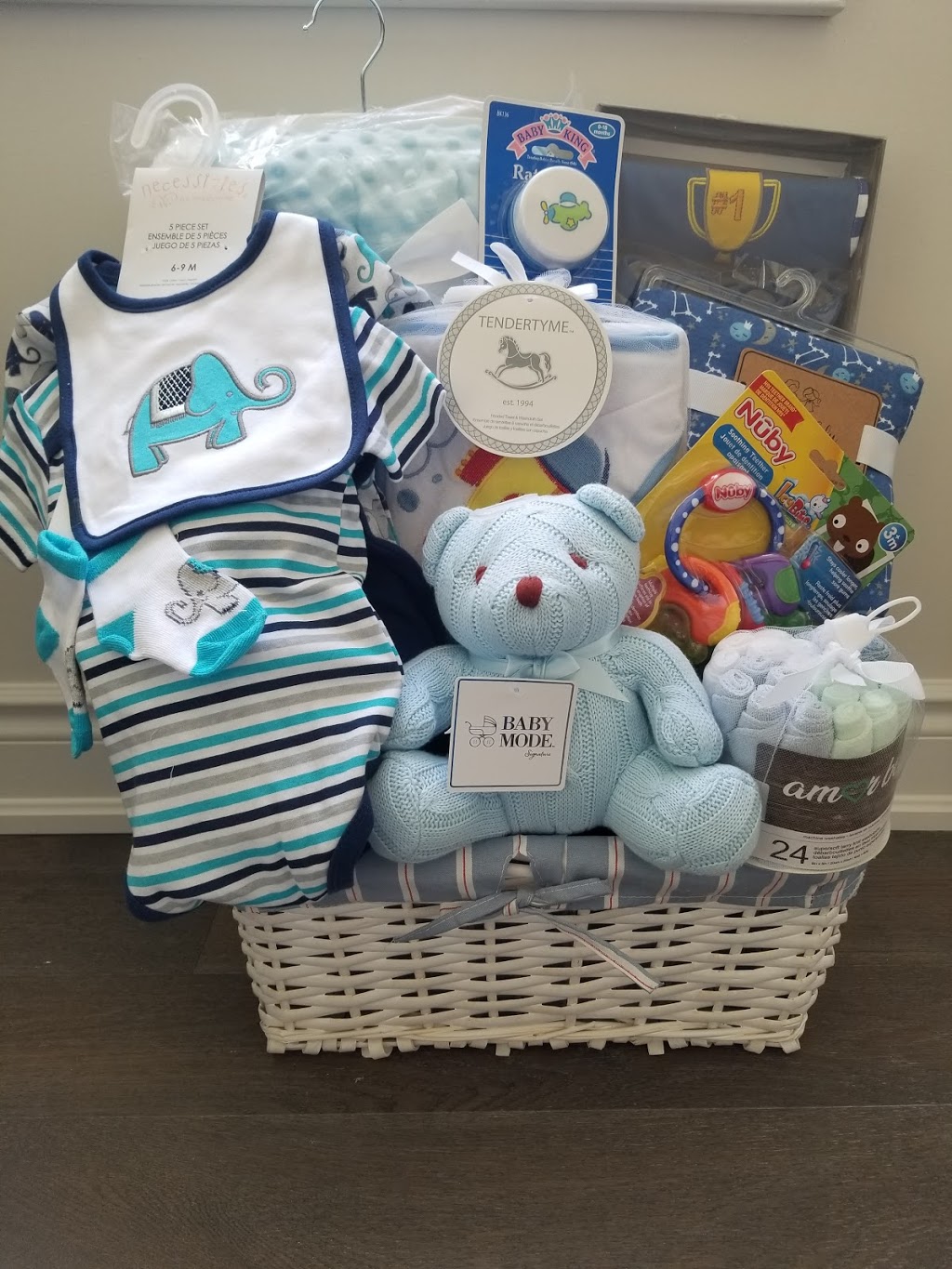 ABs Kreations | AB Gift Baskets | abgiftbaskets.com | Mitchell Pl, Newmarket, ON L3Y 0C7, Canada | Phone: (647) 975-7181