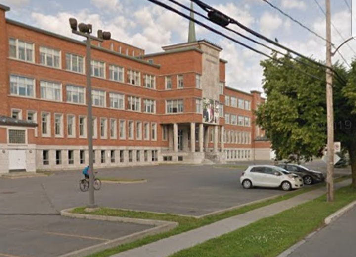 École Secondaire Saint-Joseph De Saint-Hyacinthe | 2875 Av. Bourdages N, Saint-Hyacinthe, QC J2S 5S3, Canada | Phone: (450) 774-3775