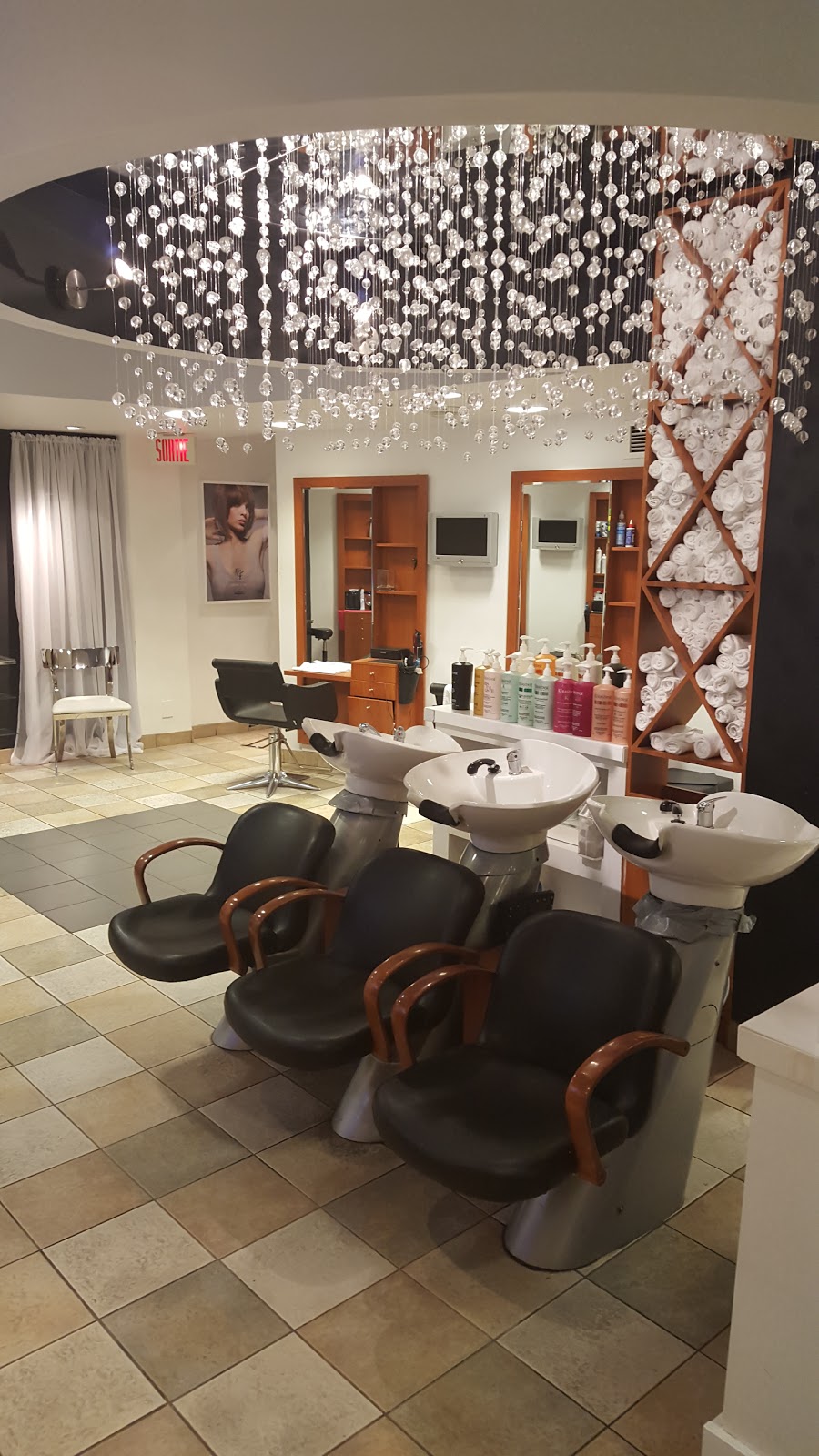 Coiffure Robert Proulx | 327 Bd du Curé-Labelle, Fabreville, QC H7P 2P2, Canada | Phone: (450) 625-4845