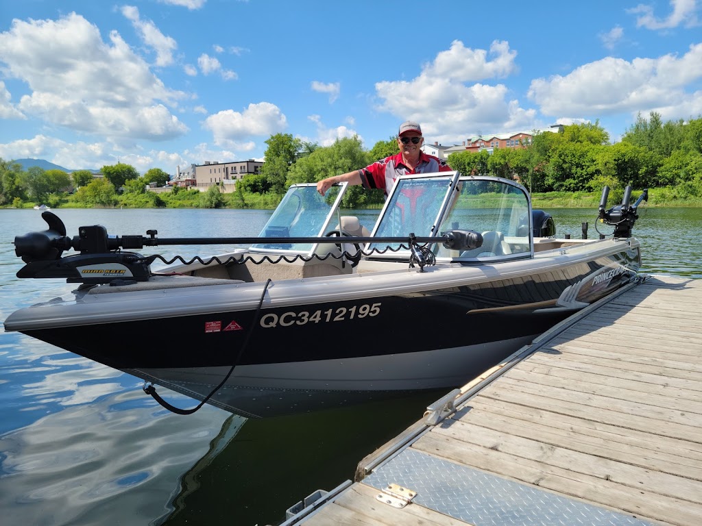 Guide de Pêche Lac Memphrémagog - John Corbière | 353 Rue de Hatley, Magog, QC J1X 3N2, Canada | Phone: (819) 560-1244