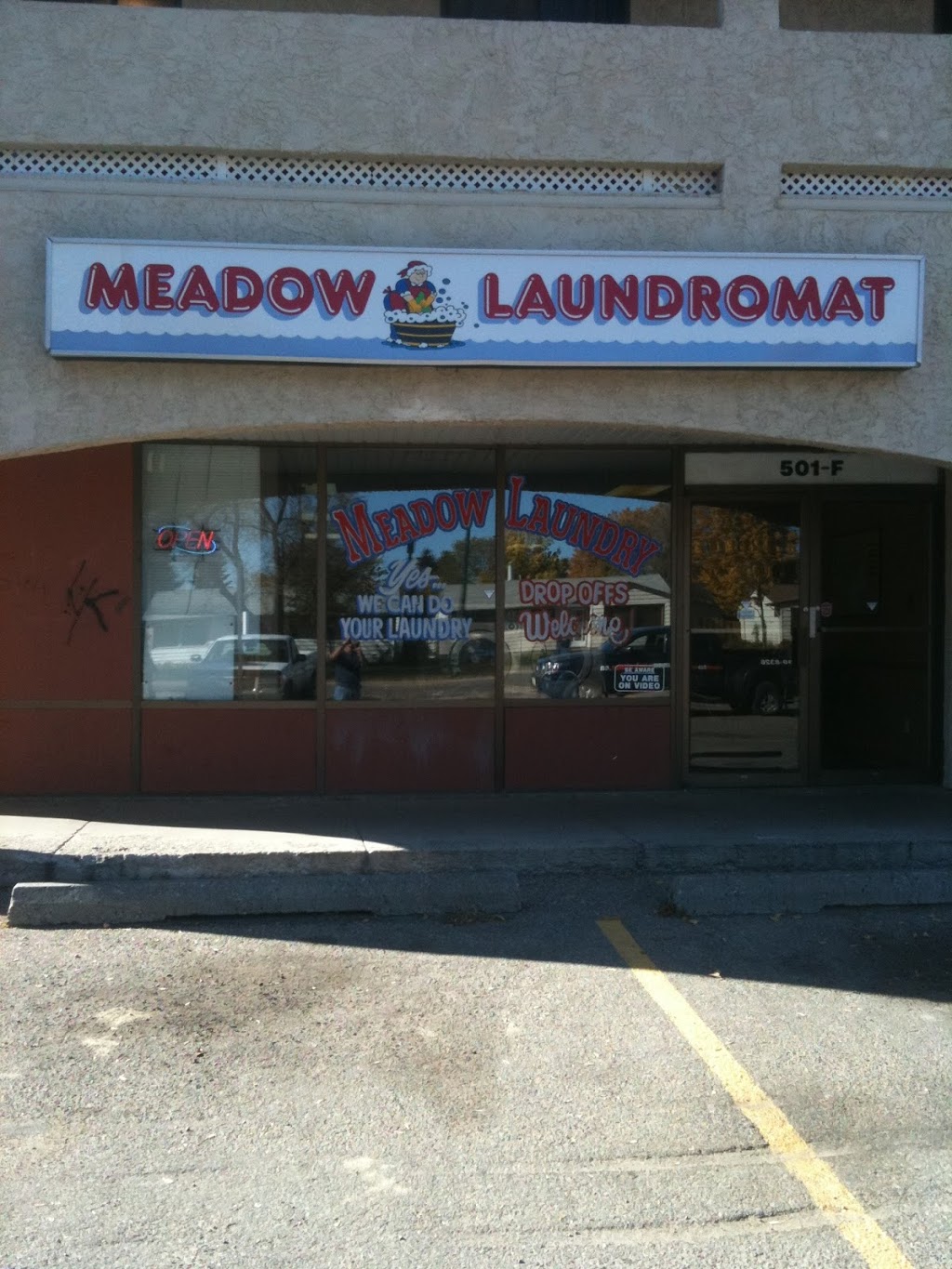 Meadow Laundromat | 501 Ave W South, Saskatoon, SK S7M 4R5, Canada | Phone: (306) 664-2224