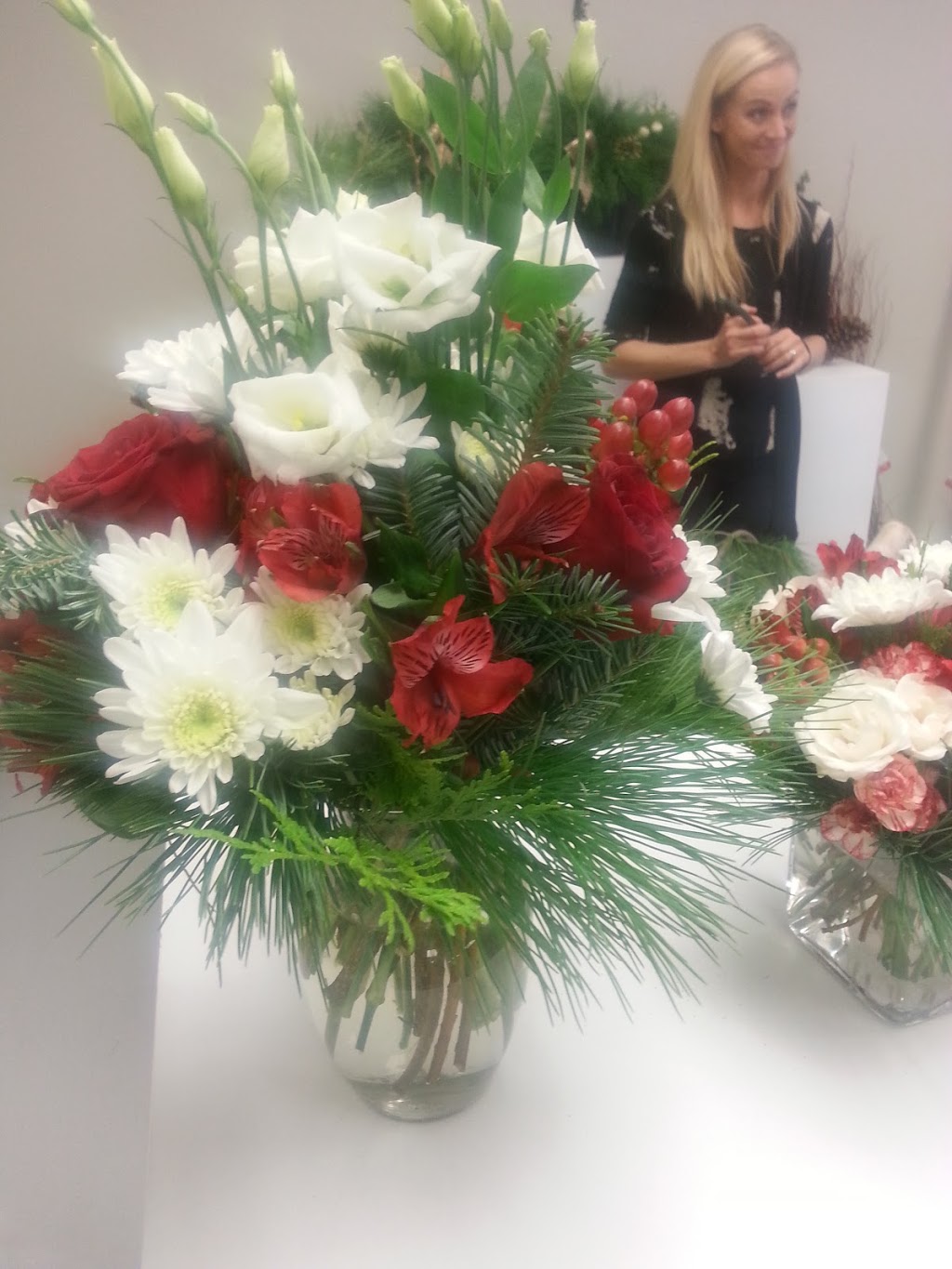 Bloomstar Bouquet | 6455 Vipond Dr, Mississauga, ON L5T 1J9, Canada | Phone: (905) 366-0800