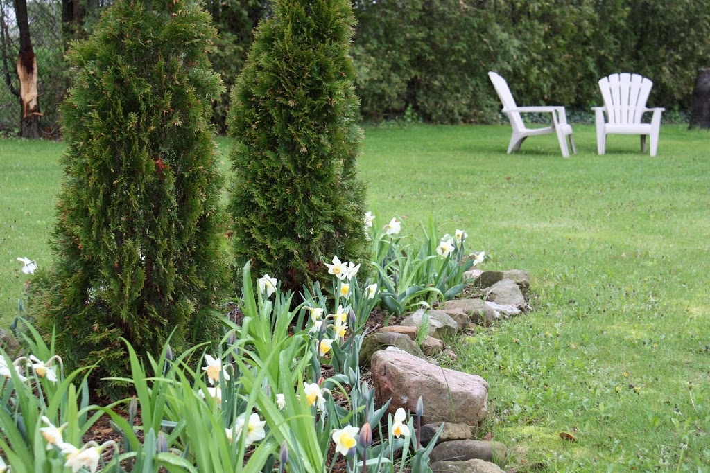 Crown Ridge Bed and Breakfast | 98 Russ Rd, Grimsby, ON L3M 4E7, Canada | Phone: (905) 581-2796