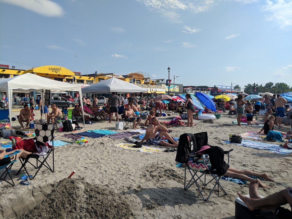 Wasaga Beach The Beach. | 45 Beach Dr, Wasaga Beach, ON L9Z 2K2, Canada | Phone: (647) 667-8414