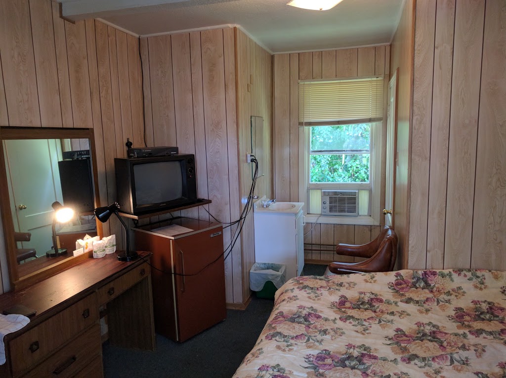 Motel St Hilaire | 161 Boulevard Sir-Wilfrid-Laurier, Mont-Saint-Hilaire, QC J3H 3N4, Canada | Phone: (450) 467-2891