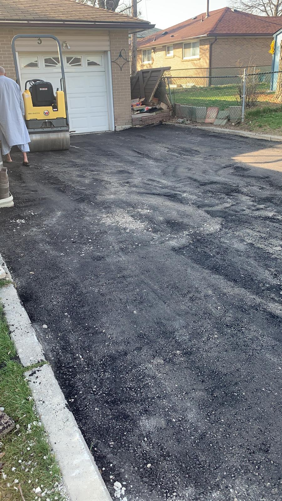 Asphalt sealing systems | 7501 Marpin Ct, Niagara Falls, ON L2H 0P3, Canada | Phone: (437) 922-1027