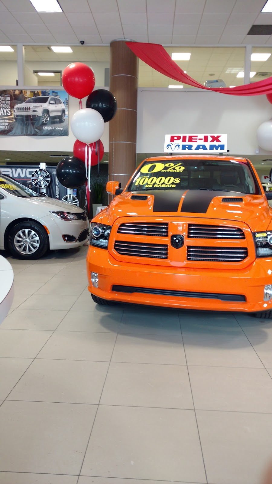 Pie IX Dodge Chrysler | 9350 Boulevard Pie-IX, Montréal, QC H1Z 4E9, Canada | Phone: (514) 327-9000