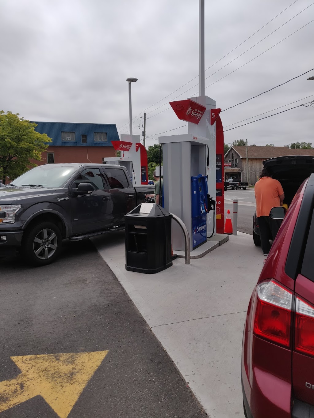 Esso | 15977 AIRPORT RD, Caledon East, ON L7C 1H9, Canada