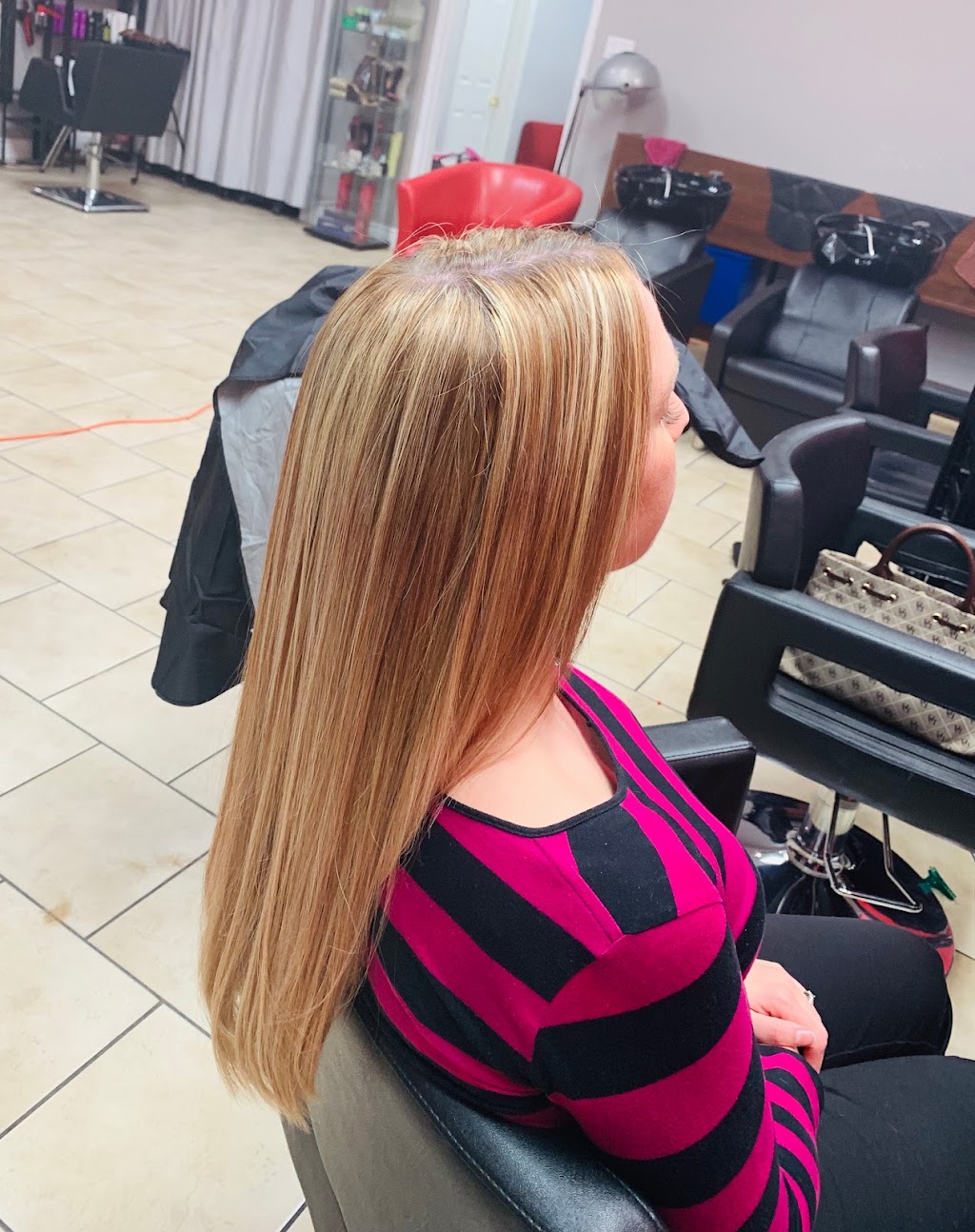 Sirène Coiffure | 815 Bd du Curé-Labelle, Laval, QC H7V 2V2, Canada | Phone: (450) 934-6100