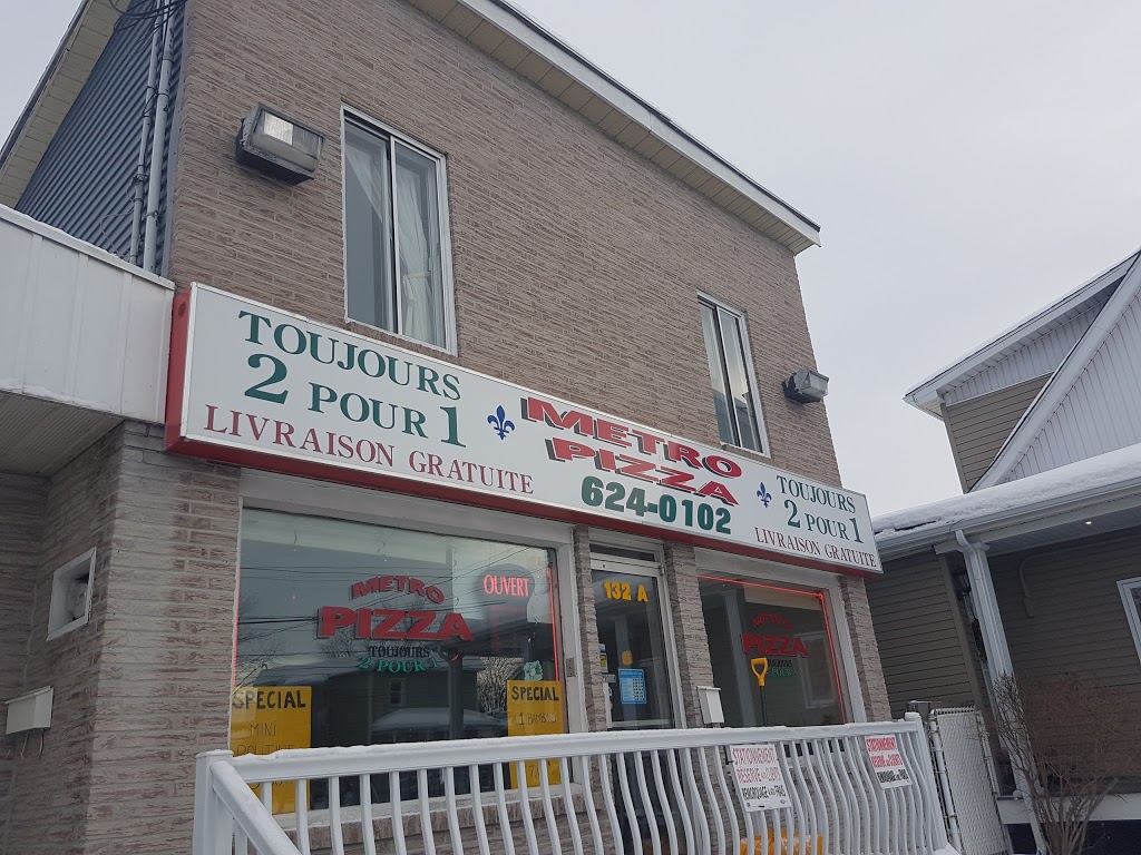 Métro Pizza | 132 Boulevard Curé-Labelle, Sainte-Rose, QC H7L 2Z4, Canada | Phone: (450) 624-0102