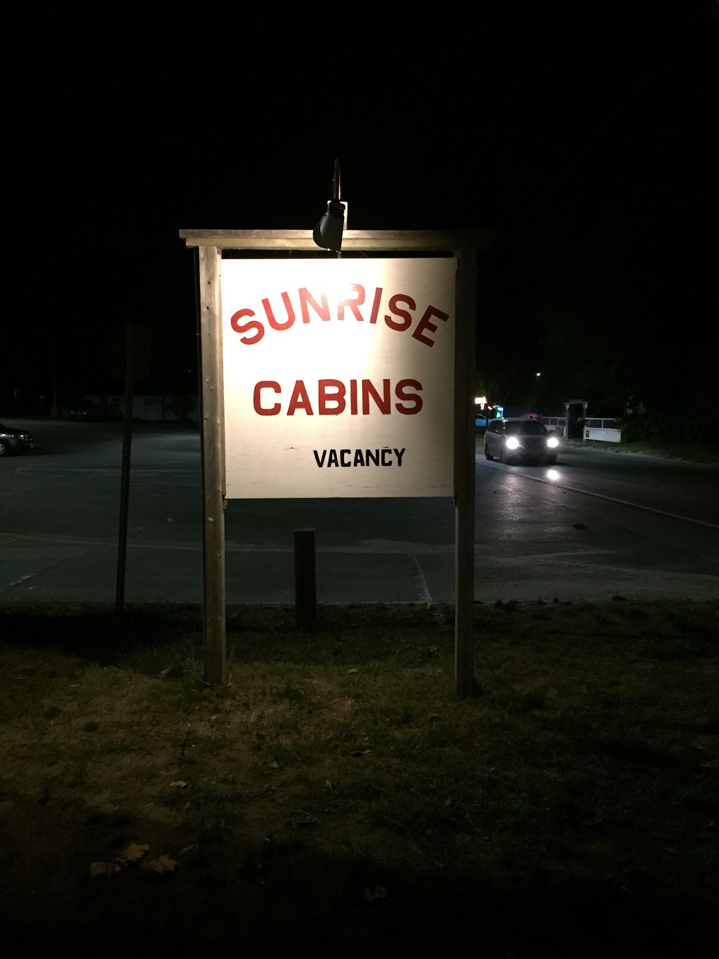 Sunrise Cabins | 164 Mosley St, Wasaga Beach, ON L9Z 2K1, Canada | Phone: (705) 429-5977