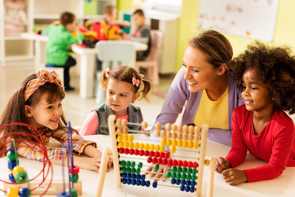 Kids Canvas Childcare | 7221 198b St, Langley, BC V2Y 1R9, Canada | Phone: (604) 767-5558