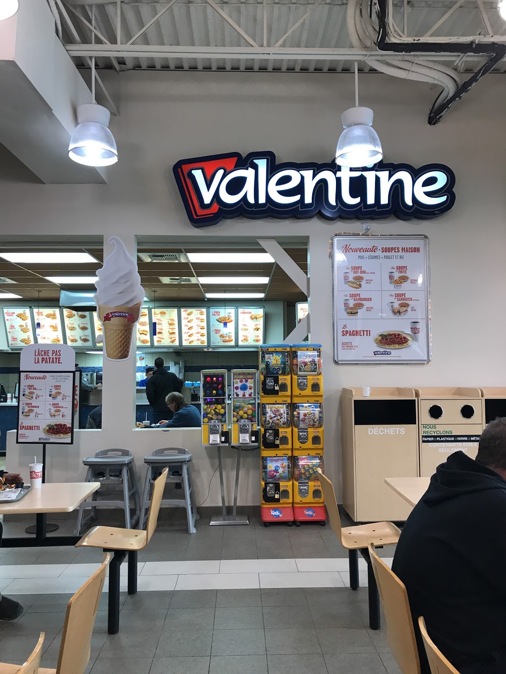 Valentine | Halte routière, 161 Autoroute 40 Est, Maskinongé, QC J0K 1N0, Canada | Phone: (819) 519-5906