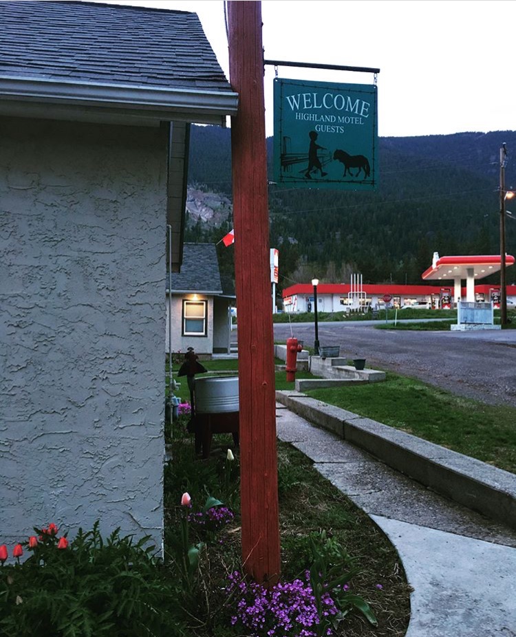 Highland Motel | 2968 Adelphi Rd, Falkland, BC V0E 1W0, Canada | Phone: (250) 379-2249