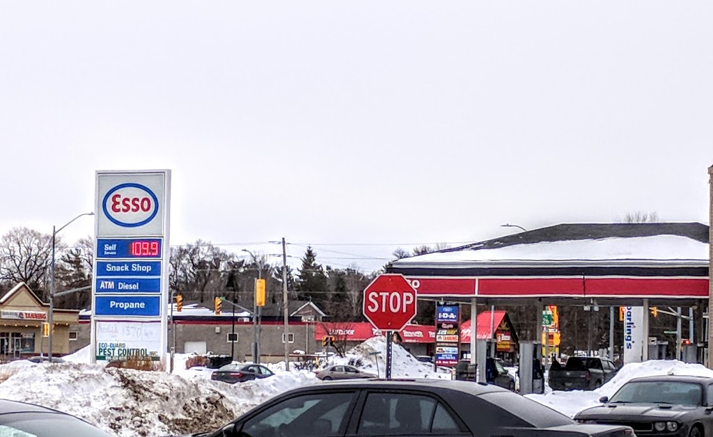 Esso | 1929 Mosley St, Wasaga Beach, ON L9Z 1Z4, Canada | Phone: (705) 812-0929