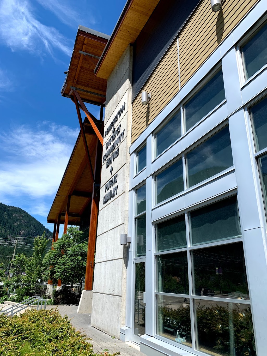 Pemberton & District Public Library | 7390 Cottonwood St, Pemberton, BC V0N 2L1, Canada | Phone: (604) 894-6916