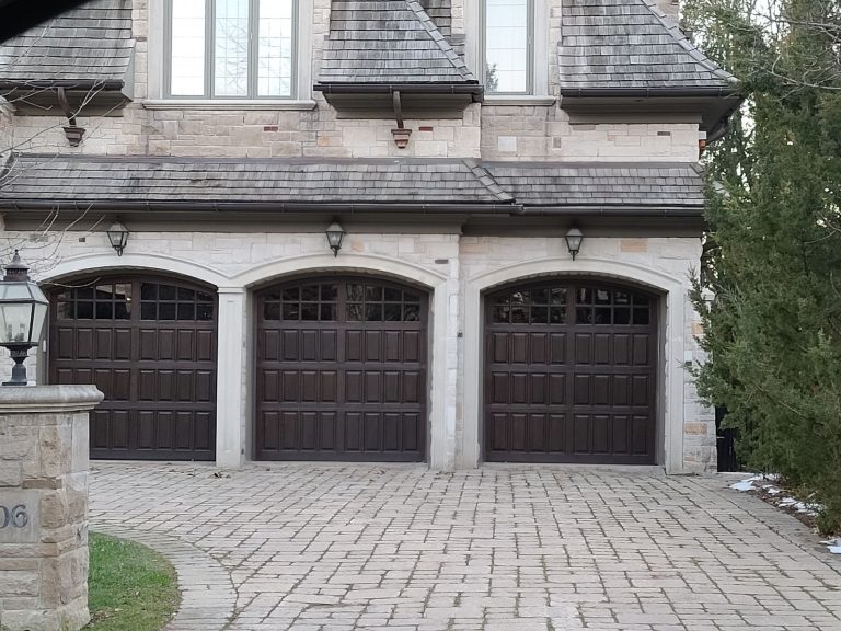 Garage Door Repair Beasts Barrie | 1 Bedford Estates Cres, Barrie, ON L4N 9K5, Canada | Phone: (647) 424-3555