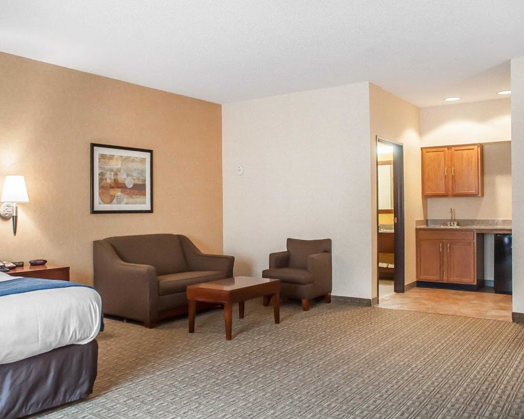 Comfort Inn & Suites | 3615 Commerce Pl, Hamburg, NY 14075, USA | Phone: (716) 648-2922