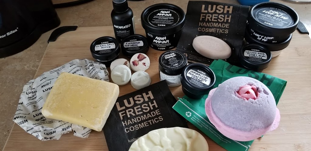 LUSH | 435 Stone Rd W Unit Z19, Guelph, ON N1G 2X6, Canada | Phone: (519) 821-8874