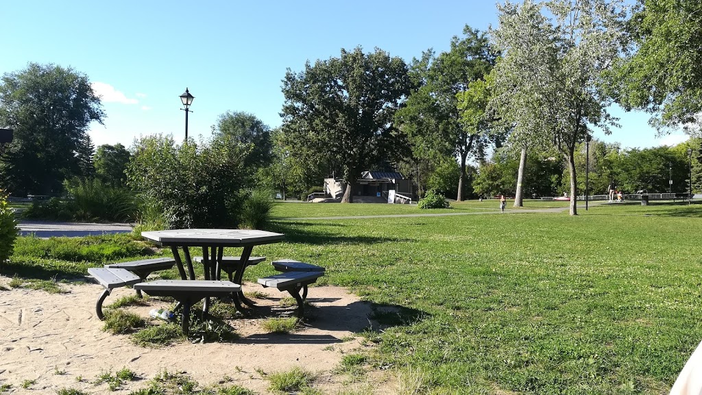 Parc Aimé-Léonard / La Route de Champlain | 4975 Boulevard Gouin E, Montréal-Nord, QC H1G 6J9, Canada | Phone: (438) 725-2735