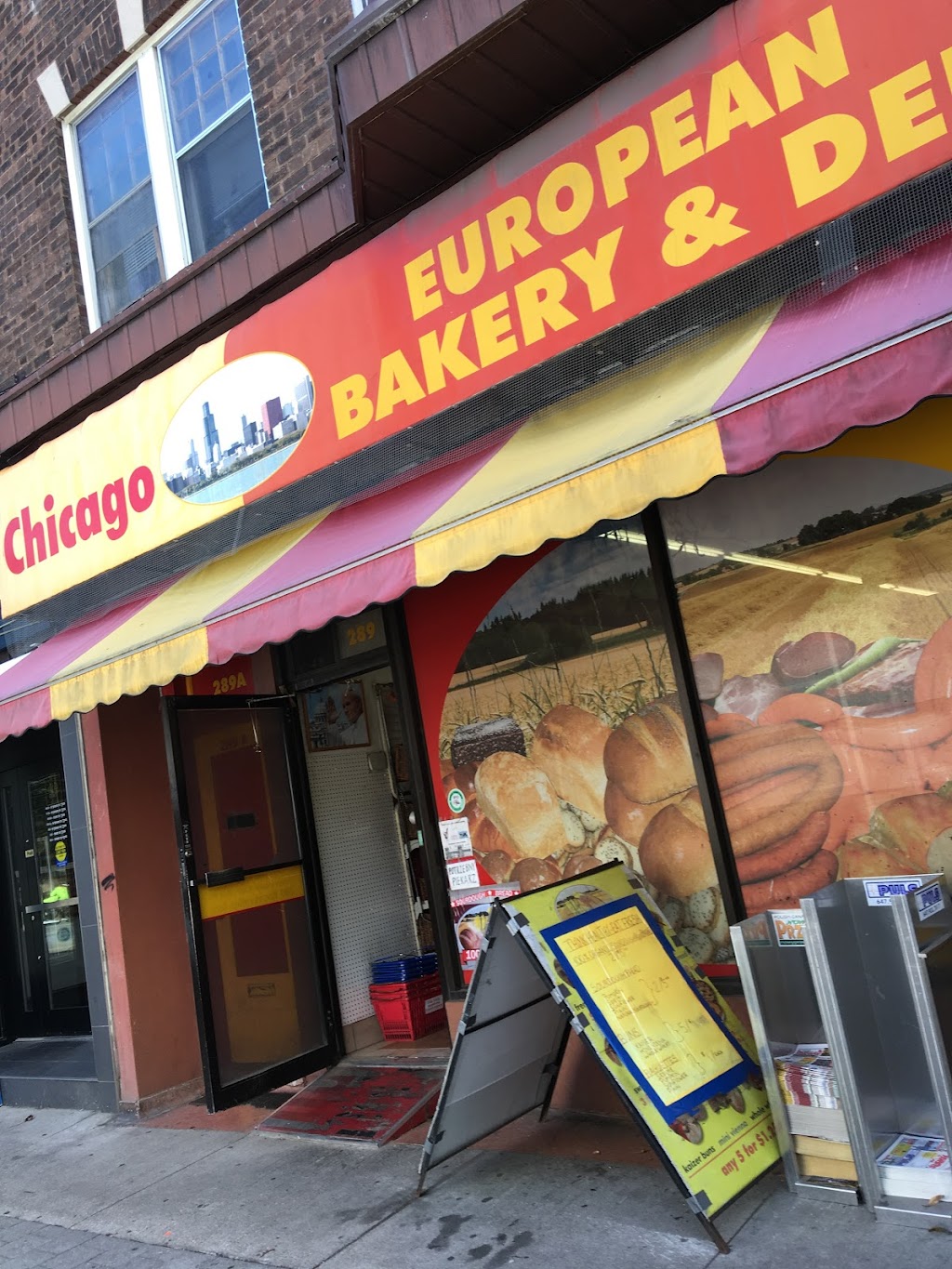 Chicago Bakery and Deli | 289 Roncesvalles Ave, Toronto, ON M6R 2M3, Canada | Phone: (416) 588-2001